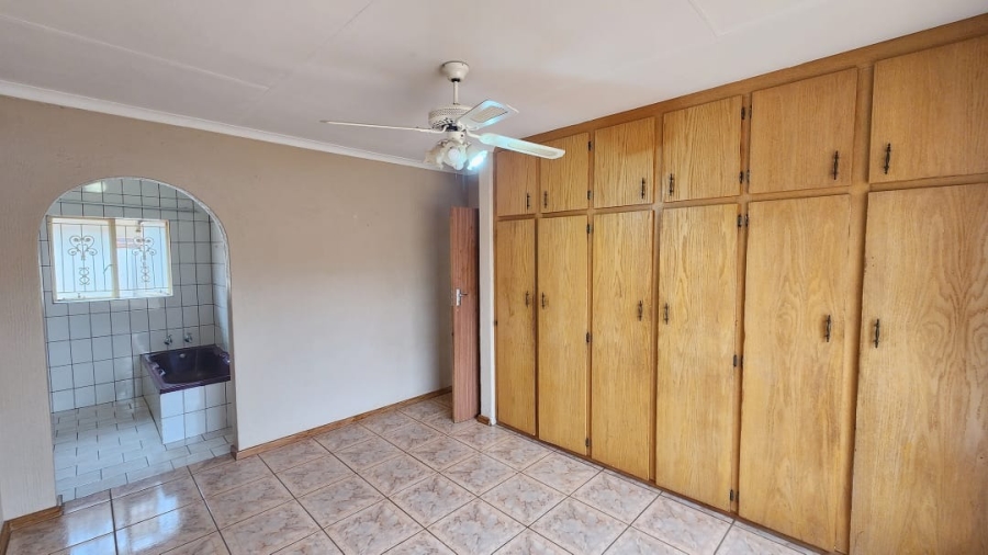 To Let 3 Bedroom Property for Rent in Flora Park Northern Cape